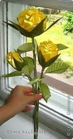 Розы из атласных лент в технике канзаши