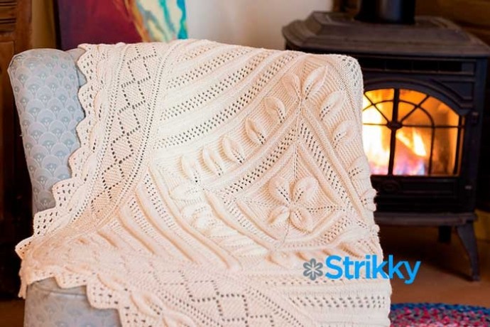 ​Красивый плед на спицах