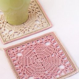 Подставочки под горячее, которые связаны крючком