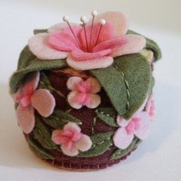 Очаровывающие своей красотой игольницы