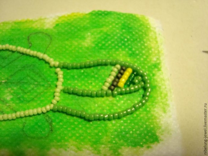 Утконос в этническом стиле