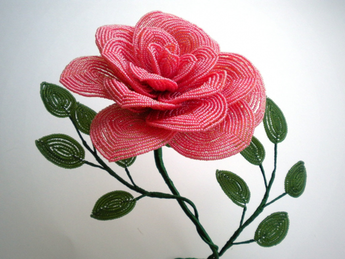 Роза французским плетением
