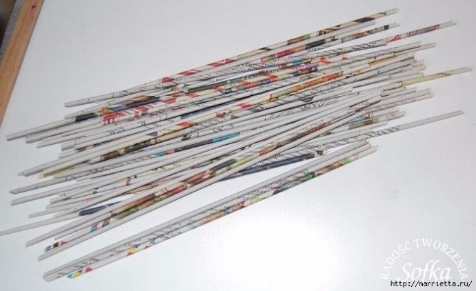 Симпатичная шкатулка из газетных трубочек