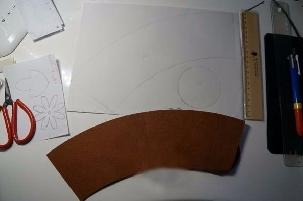 Горшочек с ромашками из фетра