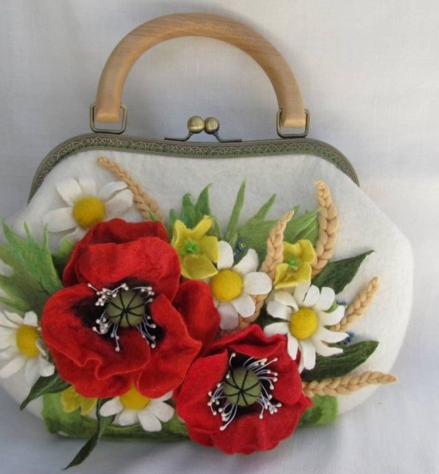 ​Идеи украшения сумочек цветами