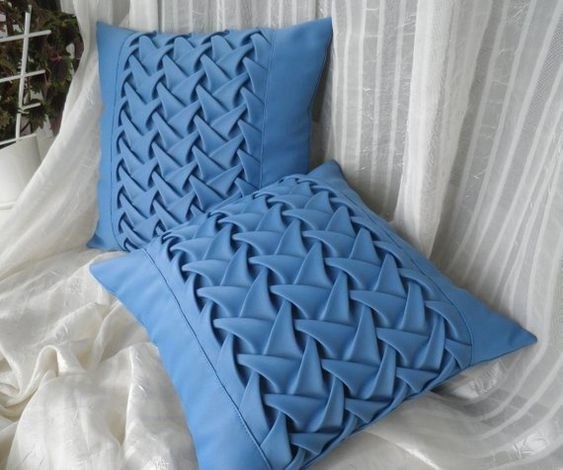 Декоративные подушки с буфами