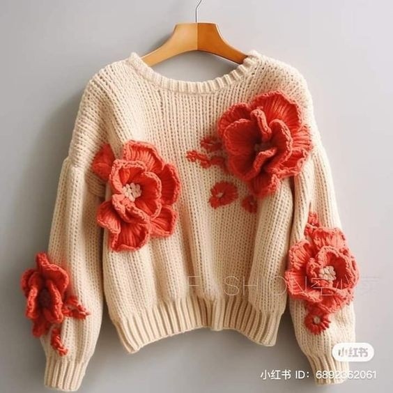 Невероятные идеи для вязания свитеров с объемными цветами
