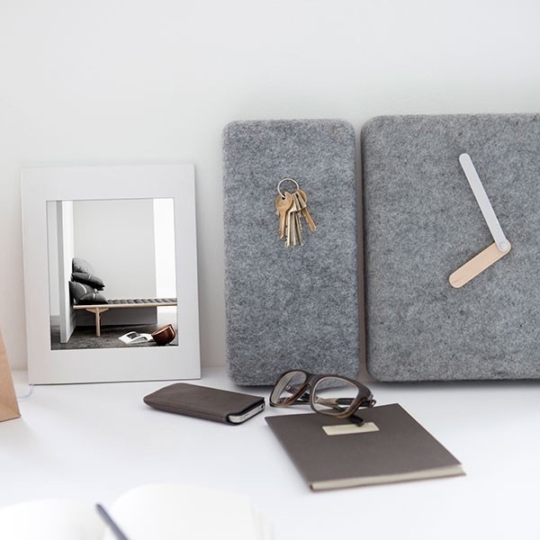 Войлочные часы