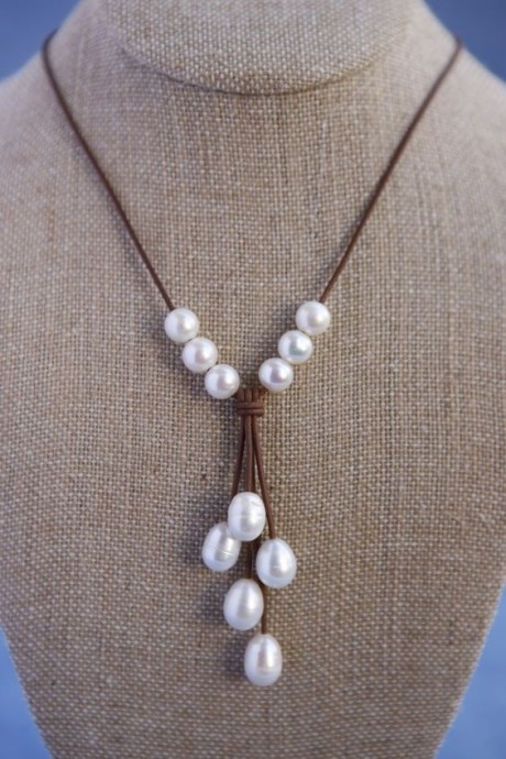 Украшения из шнурочков и бусин