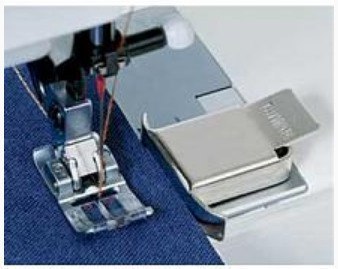 Лапки и приспособления, помогающие сделать ровную строчку