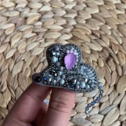 Брошь в виде мыши