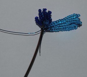 Голубые васильки из бисера Голубые васильки из бисера