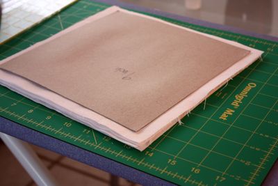 Изумительной красоты подушка с объемными элементами