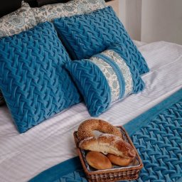 Декоративные подушки с буфами