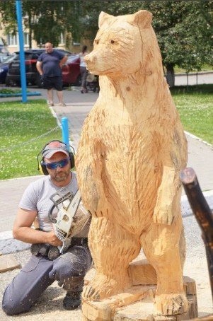 Невероятные скульптуры из дерева