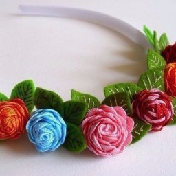 ​Маленькие разноцветные розочки
