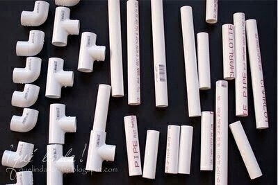 ​Лёгкий стул из пластиковых труб