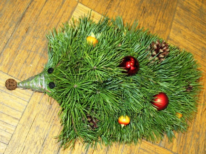 Необычные поделки из елочных и сосновых веток Необычные поделки из елочных и сосновых веток