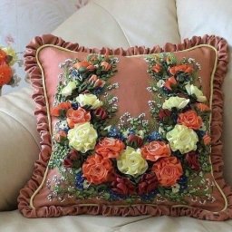 Подушки, любование на которые поднимает настроение: идеи для творчества