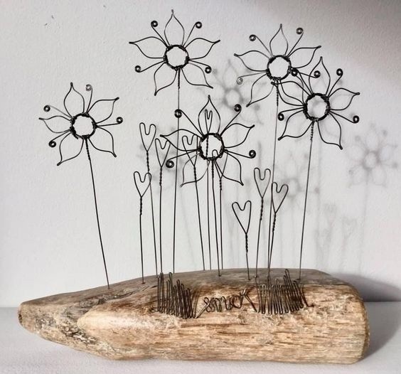 ​Цветник из проволоки