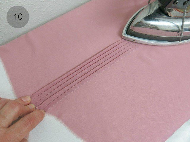 Как сделать декоративные складочки на блузке