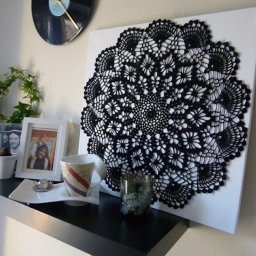 Ажурная вязанная салфетка