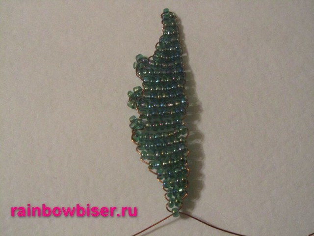 Необычный цветок из бисера