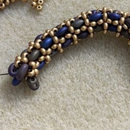 Жгут из твина и бисера