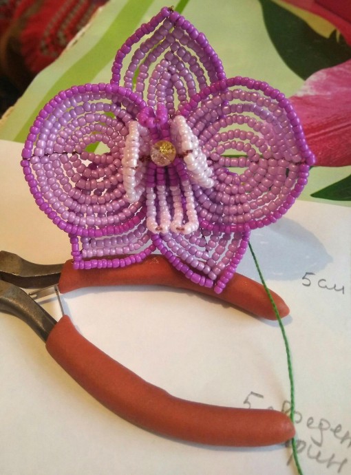 Чудесные орхидеи из бисера