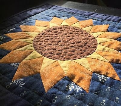 Лоскутные покрывала с яркими подсолнухами