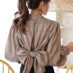 Нарядные блузы с оригинальными деталями