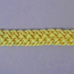 Плоский широкий шнур крючком