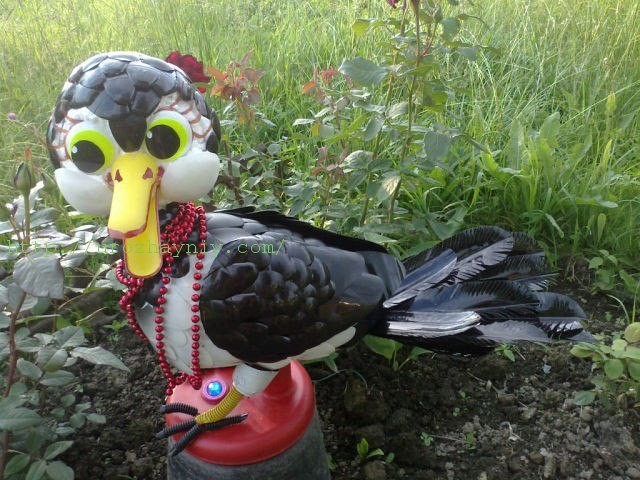 Галчонок из пластиковых бутылок