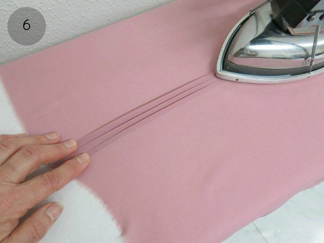 Как сделать декоративные складочки на блузке