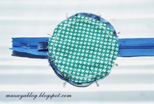 Сумочка-брелок для хранения наушников