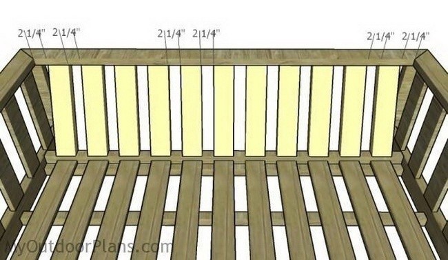 Садовая скамья-диван