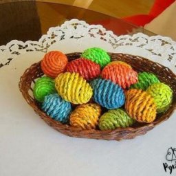 Пасхальное яйцо из газет