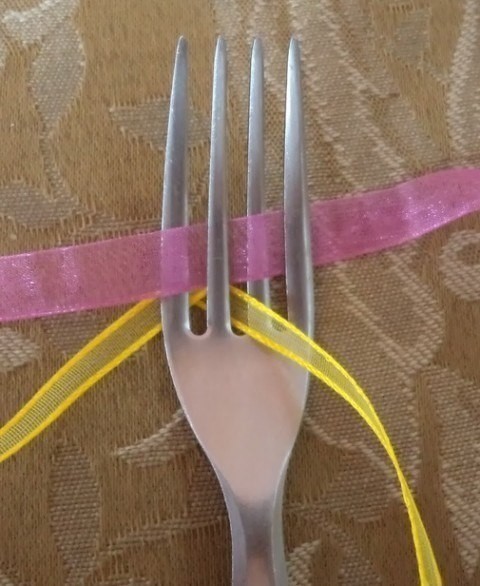 Маленький ажурный бантик