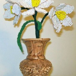 Нарциссы из бисера