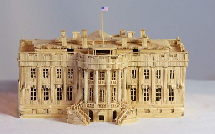 Невероятные скульптуры из зубочисток