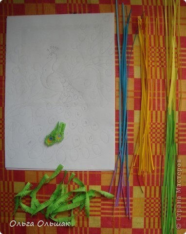 ​Павлин в технике квиллинга