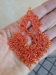 Ажурные украшения в технике фриволите