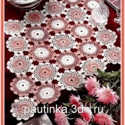 ​Двухцветная вязаная салфетка