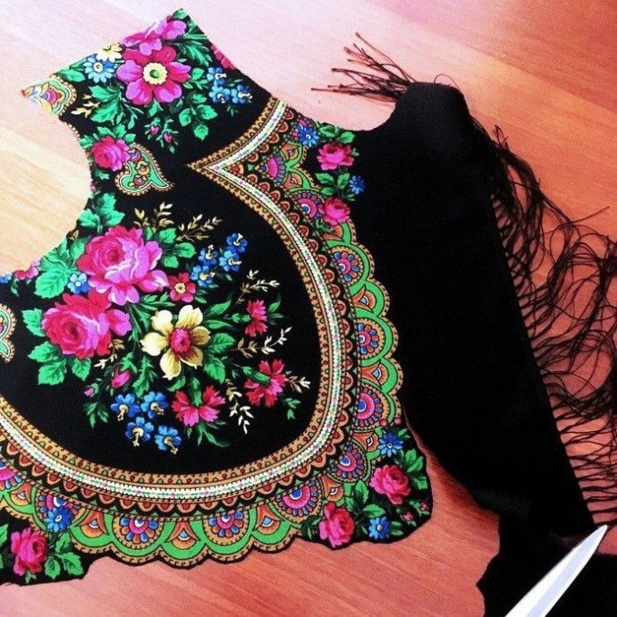 Декорируем платье русским платком: мастер-класс