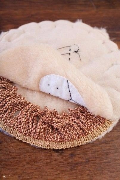 Плюшевый коврик в детскую