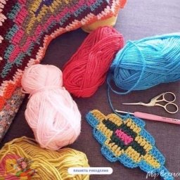 ​Вязание разноцветными ромбиками