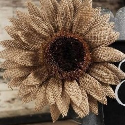 Мастер-класс по созданию цветов из мешковины