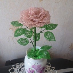 ​Нежная роза из бисера