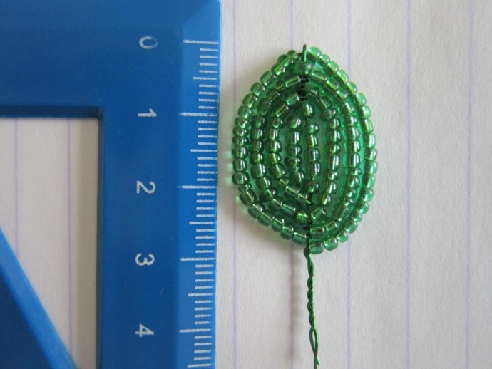 Роскошная фиалка из бисера