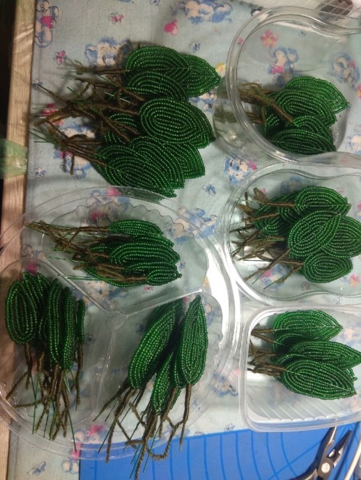 ​Вьющееся растение из бисера